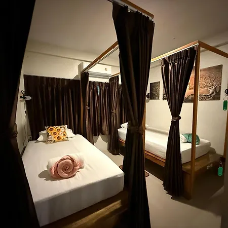 Lotus Hostel Beach Koh Tao-3